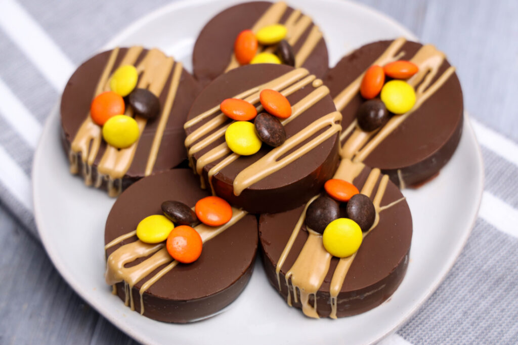 Chocolate Covered Oreos with Peanut Butter